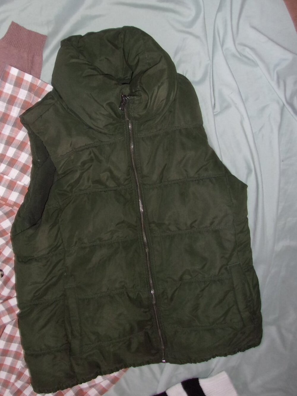 size medium womens outdoor wear coat green vest puffer